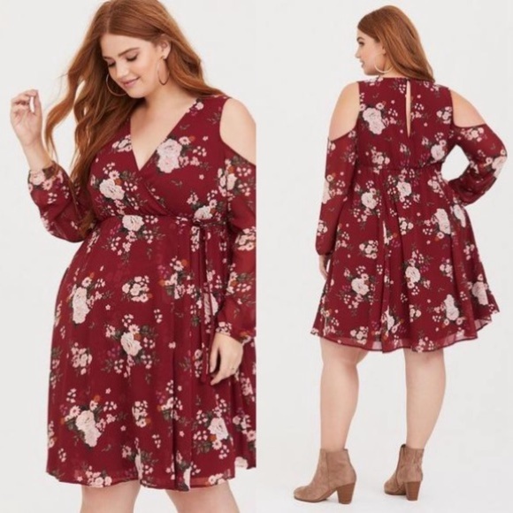 Torrid Red Floral Cold Shoulder Dress Size 4X | Plus Size - Picture 1 of 9